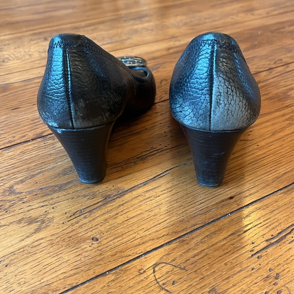 Tory Burch peep toe 2.5 inch wedges. - Picture 3 of 5